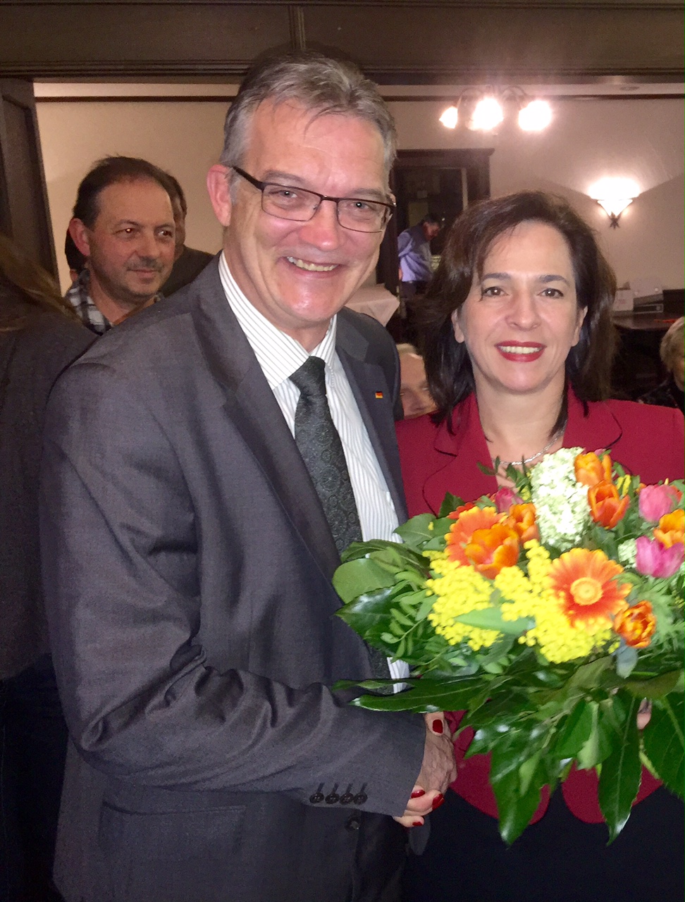 v.links: Uwe Feiler gratuliert Barbara Richstein