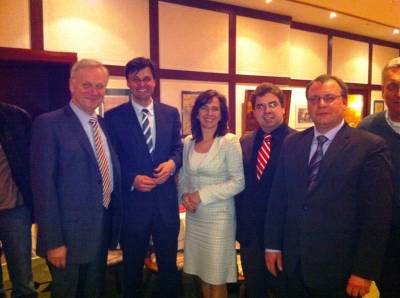 Stehend von links nach rechts: Dieter Dombrowski MdL(Generalsekretr der CDU Brandenburg), Sven Petke MdL (innenpolitischer Sprecher der CDU Landtagsfraktion Brandenburg), Barbara Richstein, Michael Koch (Vorsitzender der CDU-Fraktion im Kreistag HVL), Jrg Vahl (Vorsitzender der CDU Dallgow-Dberitz)