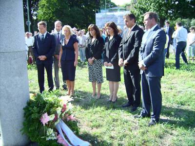 Kranzniederlegung zu Ehren der Opfer von Mauer